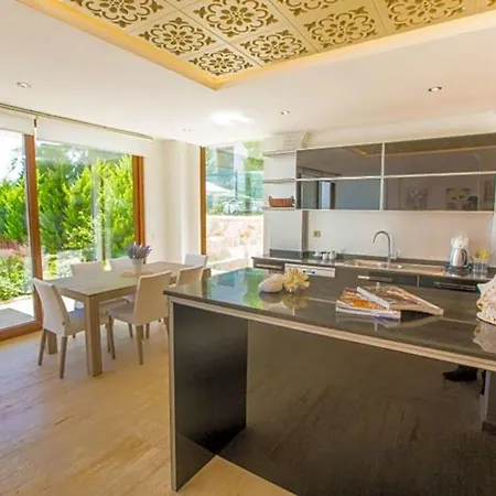 Sleeps 9 Pool Air Con Wifi * Kalkan