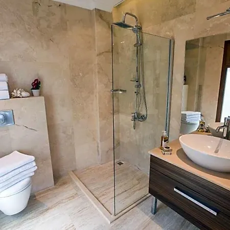 Sleeps 9 Pool Air Con Wifi Vilă Kalkan