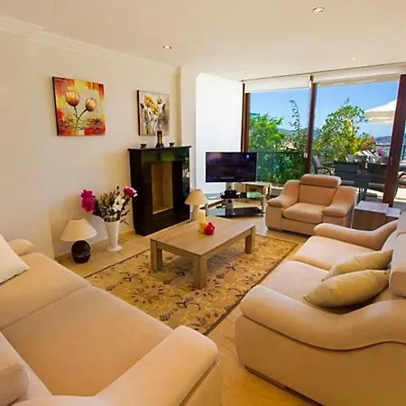 Sleeps 9 Pool Air Con Wifi *